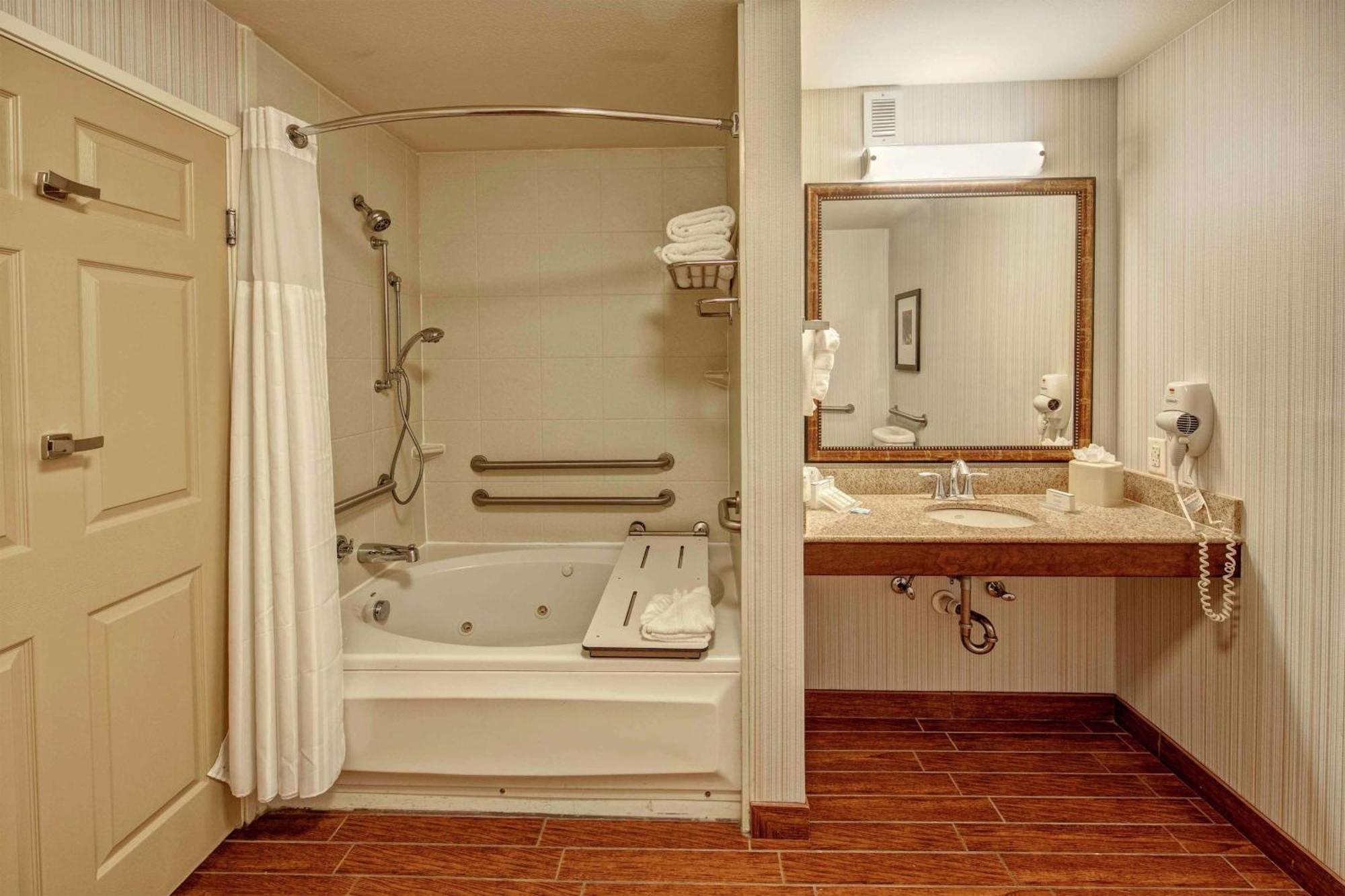 Hilton Garden Inn Minneapolis/אדן פרייר מראה חיצוני תמונה